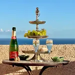 Riviera, Sea View, Pool, Jacuzzi, Sauna, Walk To The *