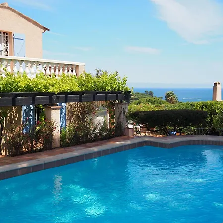 Villa Riviera, Sea View, Pool, Jacuzzi, Sauna, Walk To The