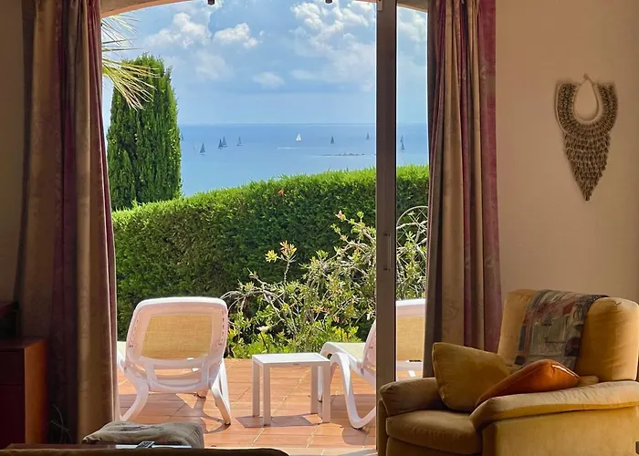 Riviera, Sea View, Pool, Jacuzzi, Sauna, Walk To The Villa *