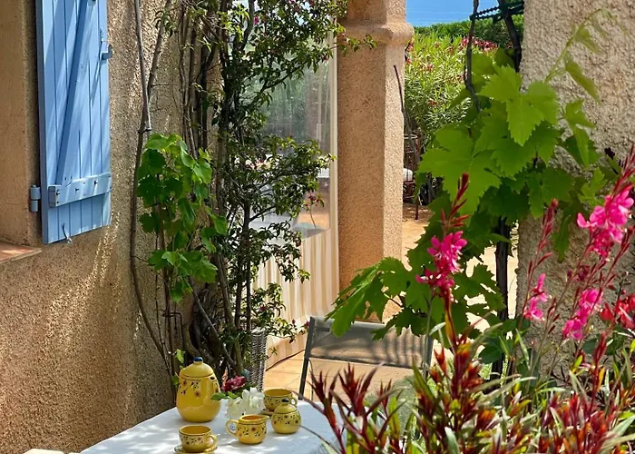 Villa Riviera, Sea View, Pool, Jacuzzi, Sauna, Walk To The *