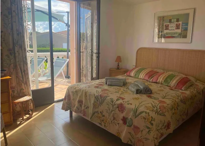 Villa Riviera, Sea View, Pool, Jacuzzi, Sauna, Walk To The