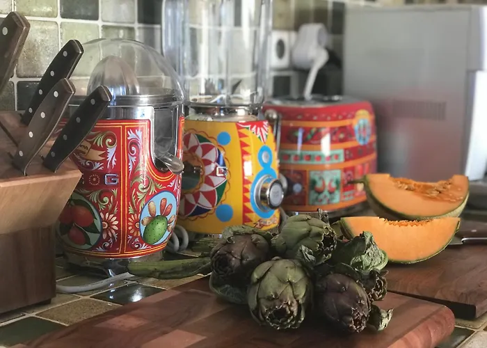 Villa Riviera, Sea View, Pool, Jacuzzi, Sauna, Walk To The *