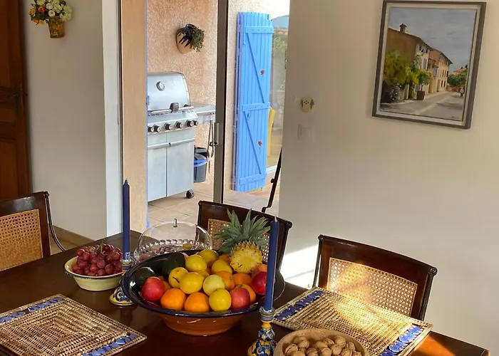 Villa Riviera, Sea View, Pool, Jacuzzi, Sauna, Walk To The *